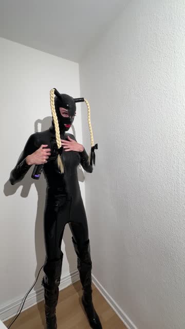 latex gloves latex mask 