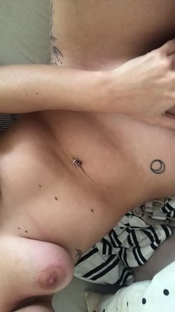 masturbating pussy spread rubbing 