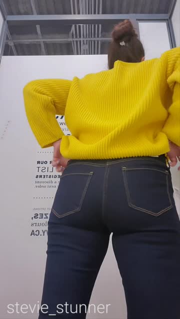 ass jeans booty changing room nsfw video
