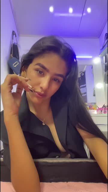 solo latina brunette sex video