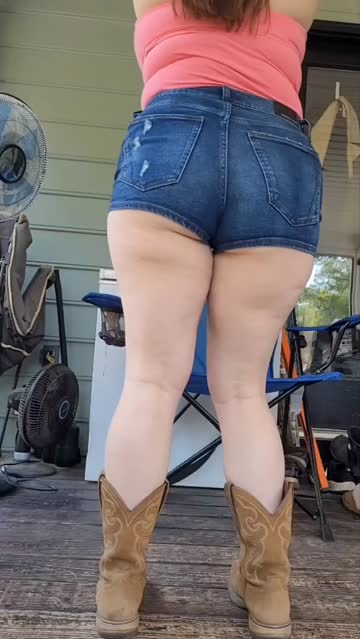 pawg ass booty curvy jean shorts hot video
