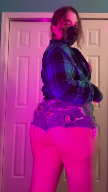 t-girl trans woman booty 
