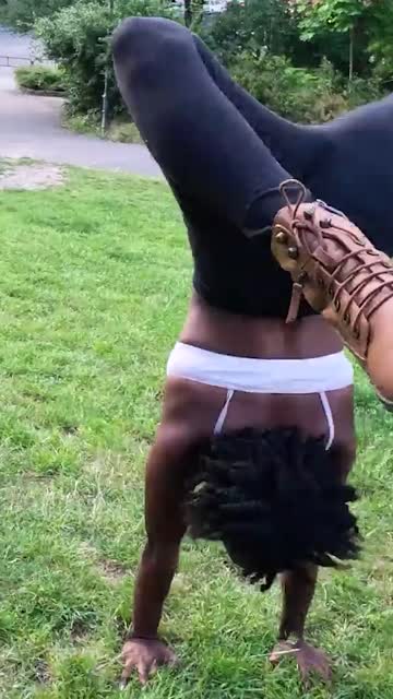 pole dance solo homemade black masturbating nudist nsfw video