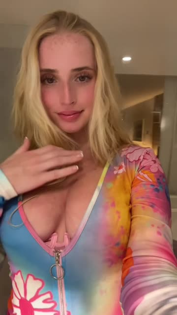 thick blonde pawg nsfw video