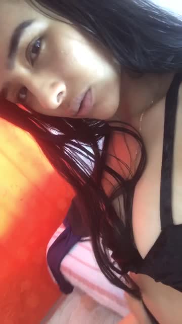 solo brunette latina free porn video