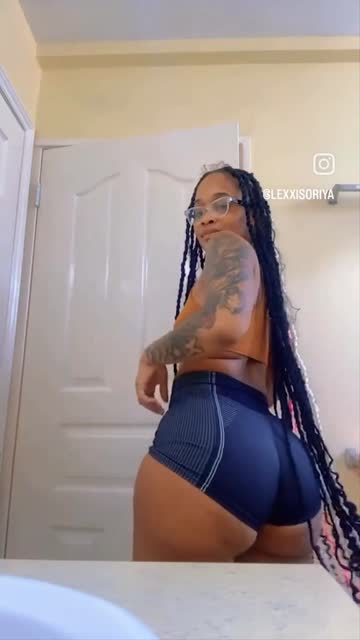 thick pretty smile hot video