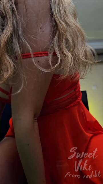 dirty blonde blonde flashing sweetviki natural tits nipples 