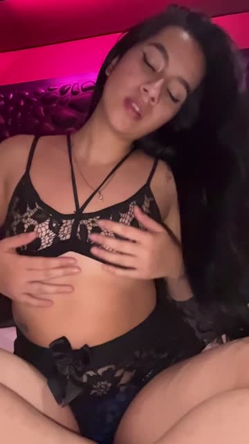 solo latina brunette hot video