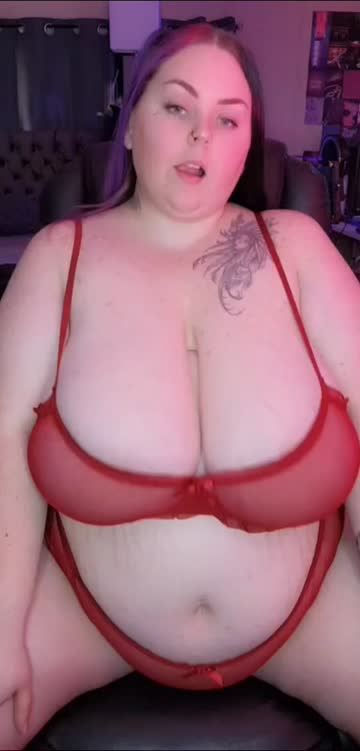 bouncing big tits boobs 