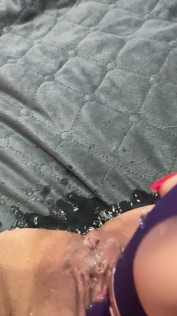 squirting milf masturbating squirt xxx video