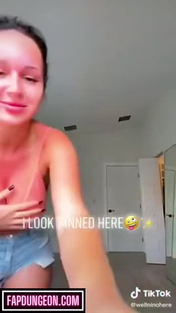 tiktok tanned bouncing tits busty huge tits amateur xxx video