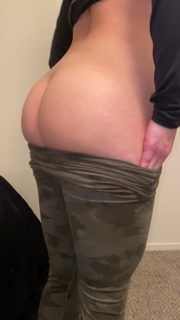 bubble butt big ass yoga pants porn video