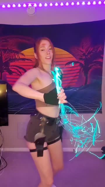 gamer girl dance dancing tiktok hot video