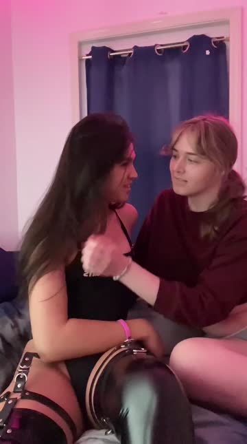 tease onlyfans kissing lesbian blonde porn video