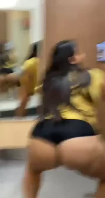dressing room twerking amateur ass clapping sex video