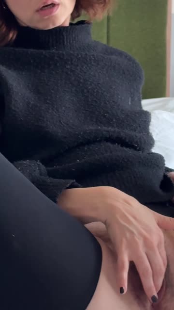 solo masturbating clit clothed hot video