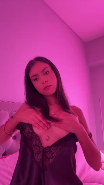 solo latina brunette porn video