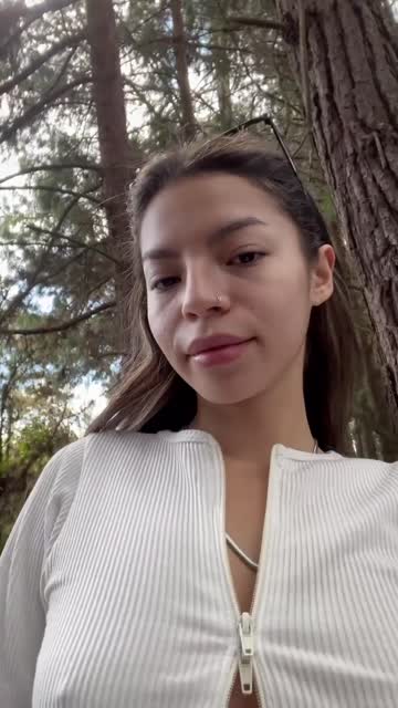 solo brunette latina 