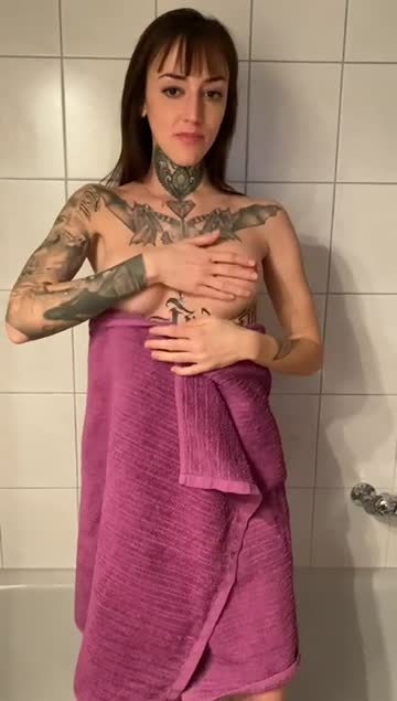 shower wet tattoo free porn video