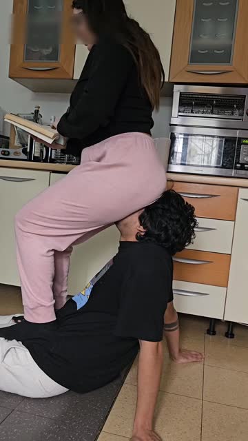 big ass face smothering amateur femdom 