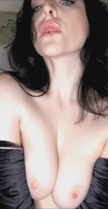tits boobs brunette 