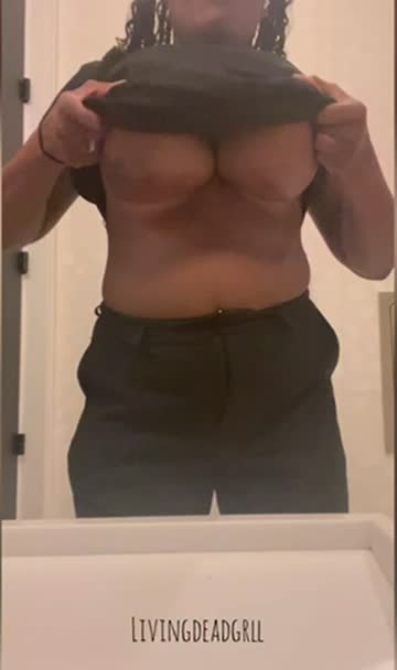 curvy ebony huge tits 