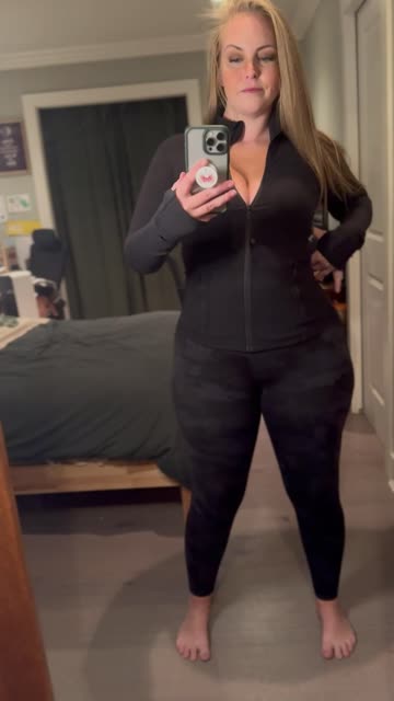 tits yoga chubby milf yoga pants curvy ass porn video