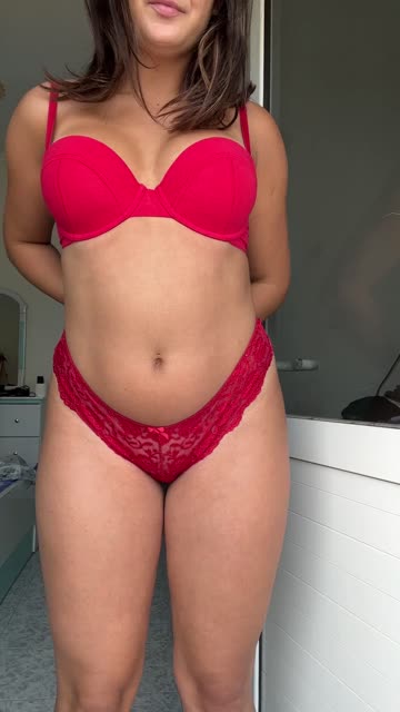 milf blonde masturbating nsfw video