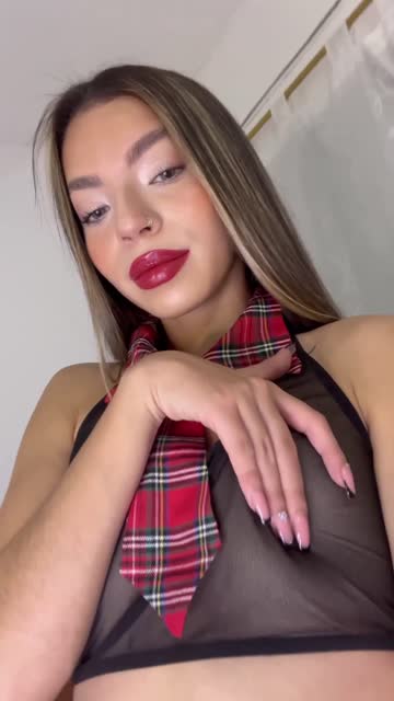 solo brunette latina hot video