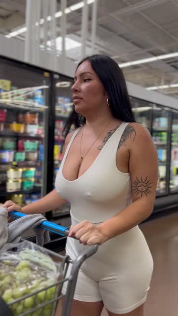 natural tits slut erect nipples milf 