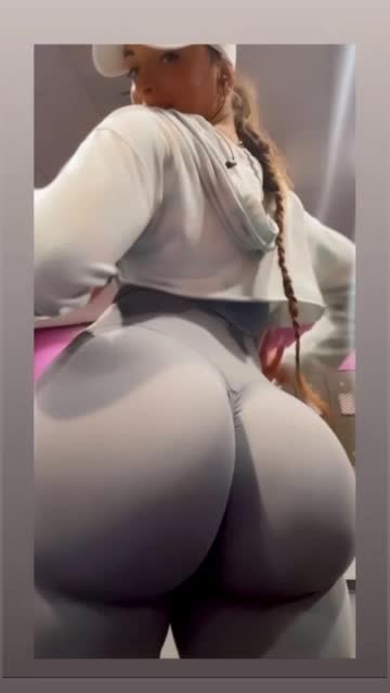 yoga pants pawg ass hot video