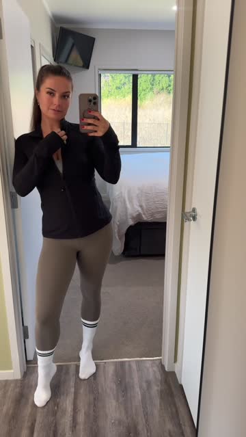 yoga gym brunette yoga pants free porn video