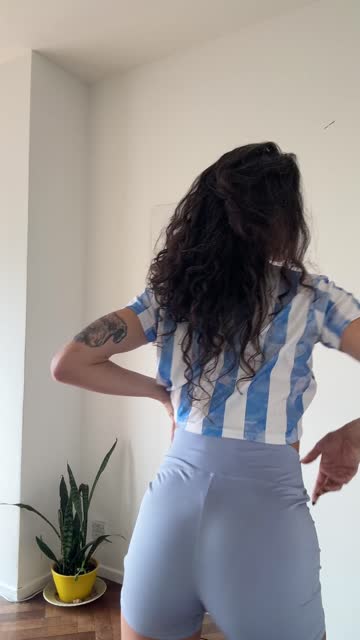 threesome handjob lesbian 