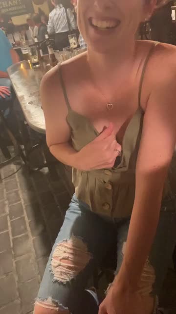 natural boobs flashing hot video