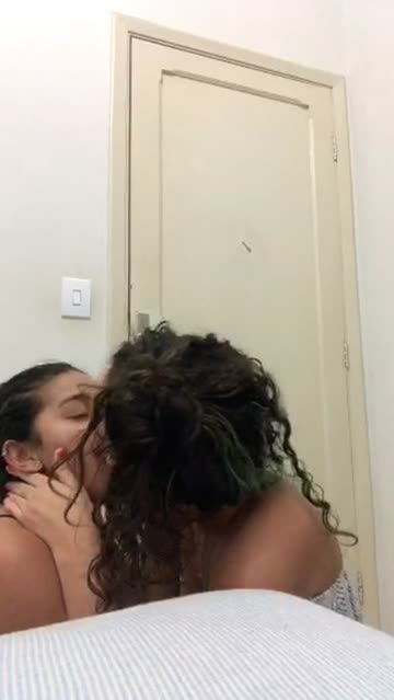 kissing big tits kiss teen free porn video
