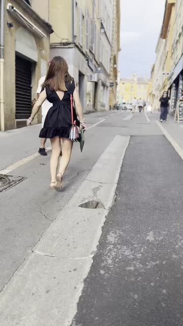 amateur babe public nsfw video