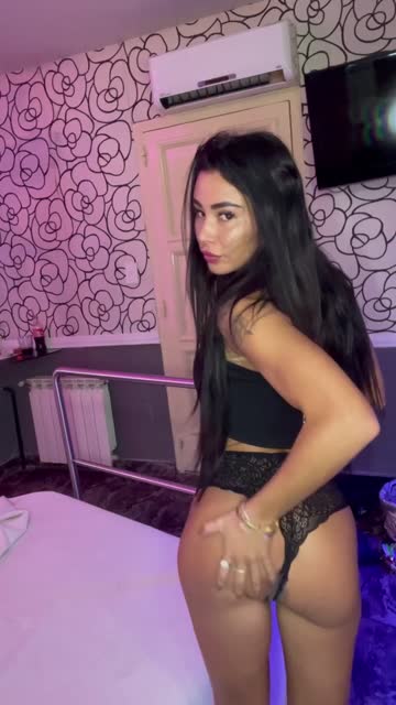 teen latina ass onlyfans amateur brunette 