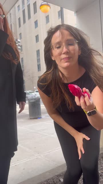 exhibitionist buttplug big ass free porn video