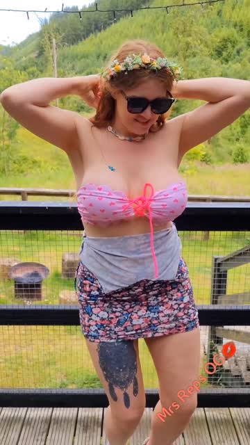 big tits reveal dancing 