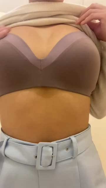 work workout tits flashing 