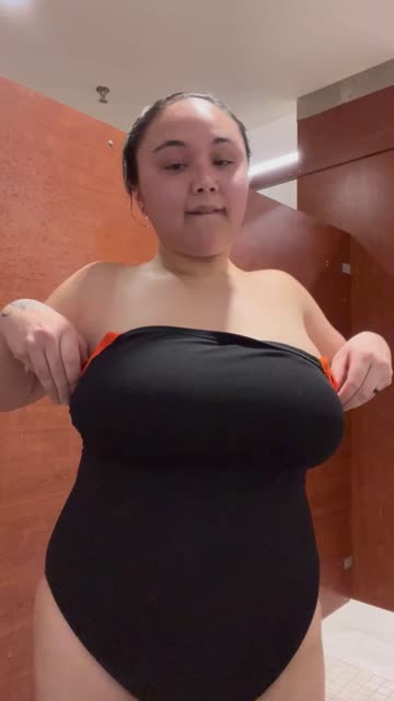 boobs huge tits cute public bouncing tits free porn video