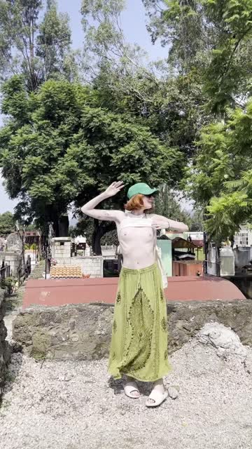 flashing outdoor natural tits nsfw video