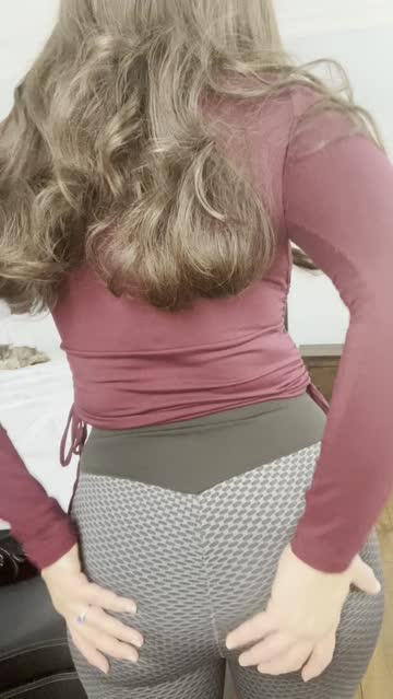 mom yoga pants milf leggings ass free porn video