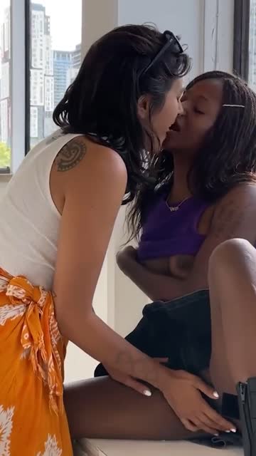 lesbian amateur tits 
