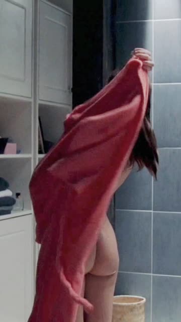 ass bathtub celebrity hot video