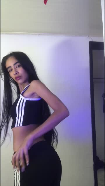 latina brunette solo 
