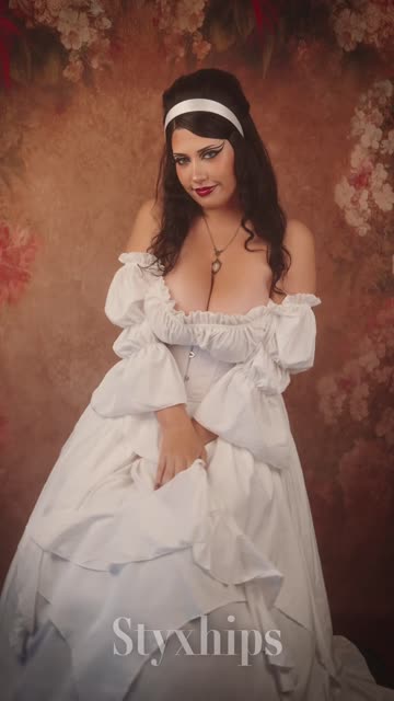 curvy cleavage boobs vintage dress 