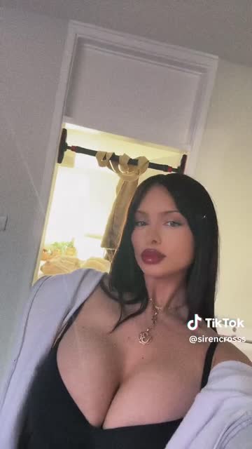milf brunette british petite uk onlyfans cleavage xxx video