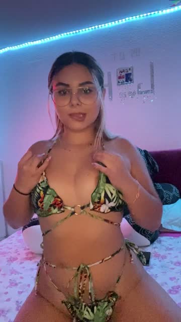 amateur big tits cumshot free porn video