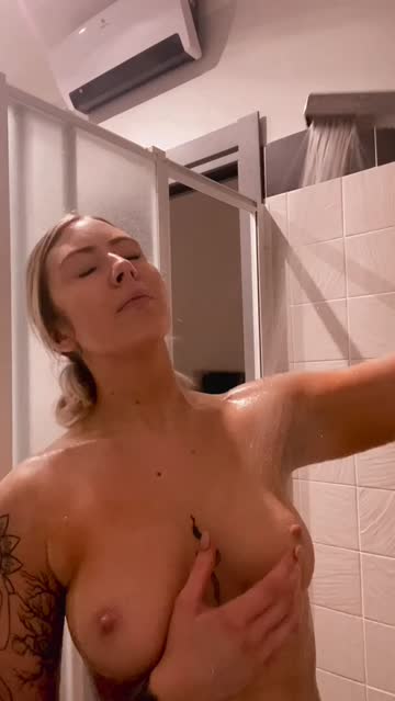 shower tits blonde sex video